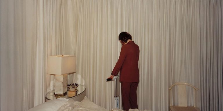 Γιώργος Λάνθιμος: Η πρώτη μεγάλη φωτογραφική έκθεση στην Ελλάδα στη Στέγη Ωνάση