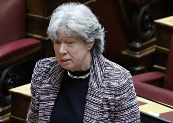 Χαμός στον ΣΥΡΙΖΑ: «Ξεμπροστιάζει» Πολάκη η Λινού