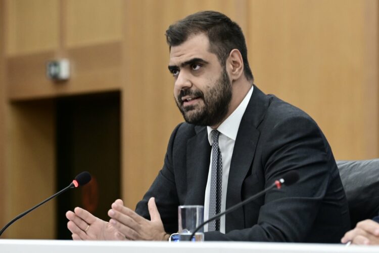 Μαρινάκης για διαγραφή Σαλμά: «Αναπαρήγαγε συκοφαντίες στα κανάλια»