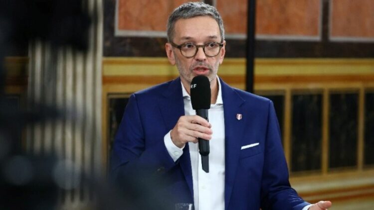 Διεθνής Επιτροπή Άουσβιτς: Η νίκη της άκρας δεξιάς στην Αυστρία προκαλεί συναγερμό στην Ευρώπη