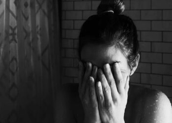 Θύμα βίαιης επίθεσης έπεσε 14χρονη από ανήλικες στη Γλυφάδα