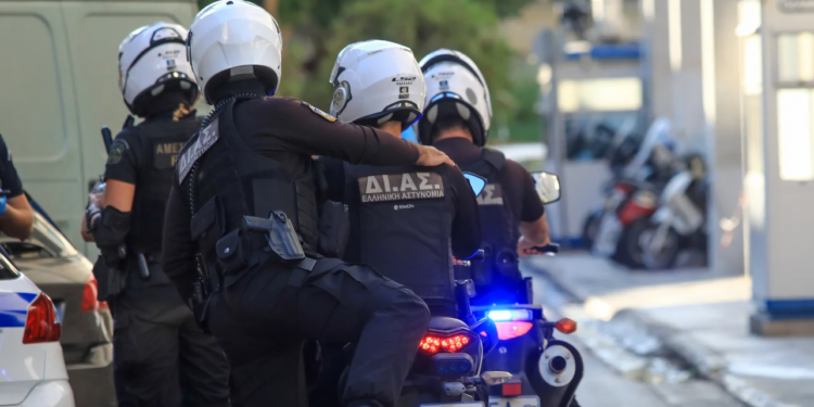 Επίθεση σε 12χρονο στην Ερμιόνη: «Επιχείρησαν να τον ξυρίσουν με φαλτσέτα», λέει δικηγόρος της οικογένειας