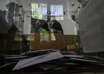 Δημοσκόπηση Μetron Analysis: Προβάδισμα για τη Νέα Δημοκρατία – Δεύτερο κόμμα το ΠΑΣΟΚ – Πέμπτος ο ΣΥΡΙΖΑ