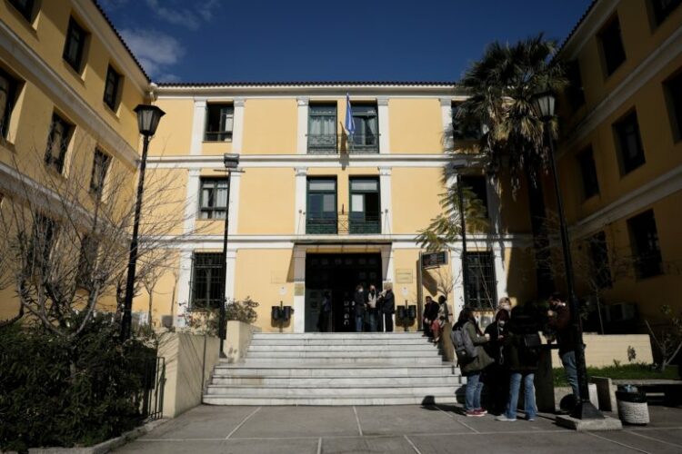 Στον εισαγγελέα οι συλληφθέντες για τη συμπλοκή μαθητών στο Λαύριο