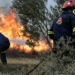 Μαίνεται η φωτιά στο Ξυλόκαστρο – Ολονύκτια μάχη με τις φλόγες
