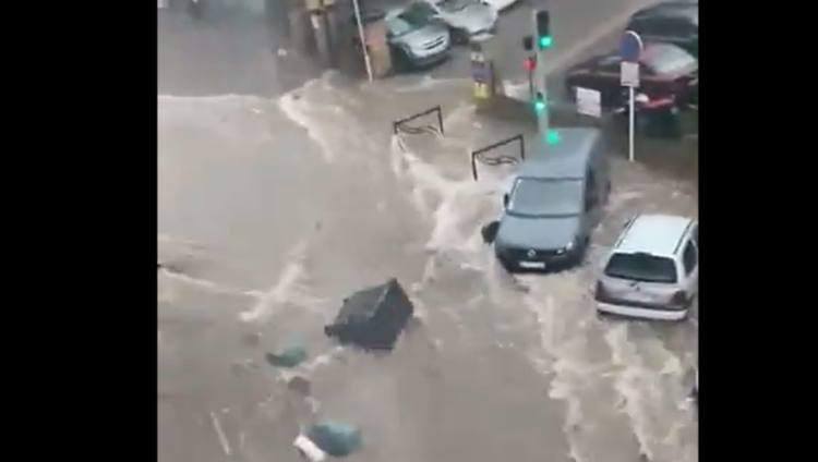 Κάννες: Ξαφνική νεροποντή προκάλεσε πλημμύρες