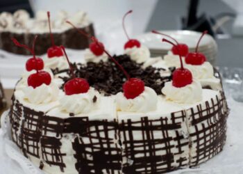 Εορτολόγιο: Ποιοι γιορτάζουν σήμερα 27 Σεπτεμβρίου