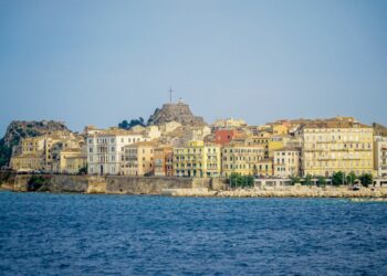 Σοβαρή καταγγελία: Σχολείο στο ψηλότερο σημείο της Κέρκυρας λειτουργεί με χαλασμένο αλεξικέραυνο