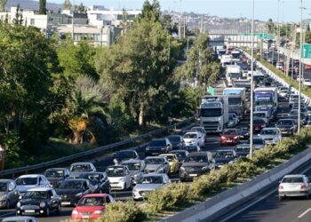 κίνηση στους δρόμους