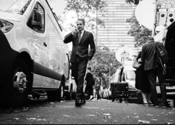 Οι επαφές Μητσοτάκη στη Νέα Υόρκη μέσα από 18 ασπρόμαυρες φωτογραφίες