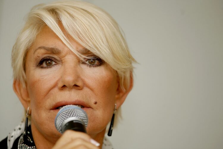 Κρίσιμη χωρίς σοβαρές επιπλοκές η κατάσταση υγείας της Μαρινέλλας – Το νέο ιατρικό ανακοινωθέν