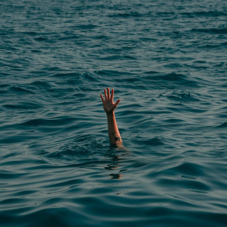 Νεκρός εντοπίστηκε ο 16χρονος κολυμβητής που είχε πάει για μπάνιο στον Άλιμο