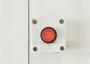 Ηράκλειο: Πάτησε το panic button για να σωθεί από τον ανήλικο γιο της