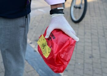 Συναγερμός στην ΕΛΑΣ: Ο Δήμαρχος Περιστερίου έλαβε δώρο που περιείχε φάκελο με ύποπτη σκόνη – Σε εξέλιξη μεγάλη επιχείρηση(Photo)