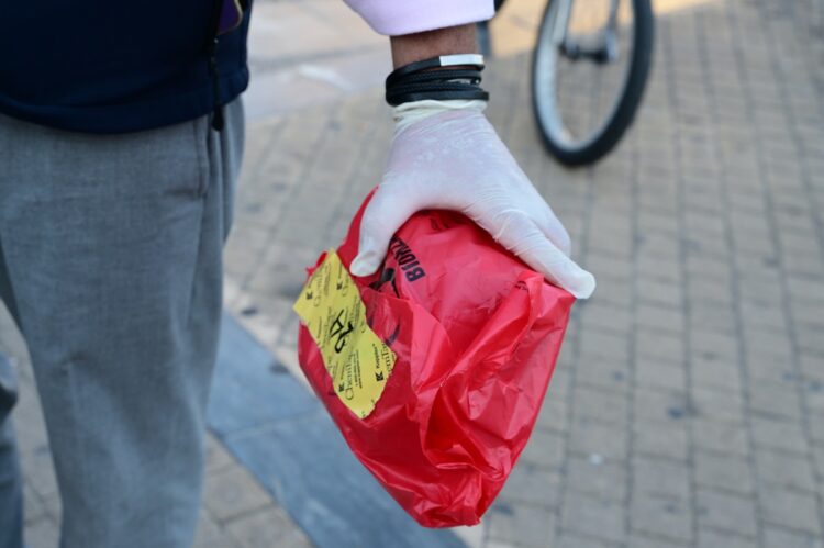 Συναγερμός στην ΕΛΑΣ: Ο Δήμαρχος Περιστερίου έλαβε δώρο που περιείχε φάκελο με ύποπτη σκόνη – Σε εξέλιξη μεγάλη επιχείρηση(Photo)