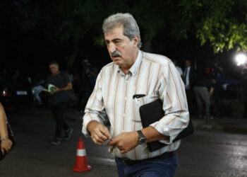 ΣΥΡΙΖΑ: Επίσπευση των εκλογών ζητά ο Πολάκης – Oι έξι προτάσεις για την ανασυγκρότηση του κόμματος