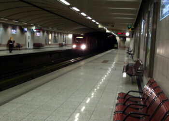 Σταθμός μετρό - Αγία Μαρίνα