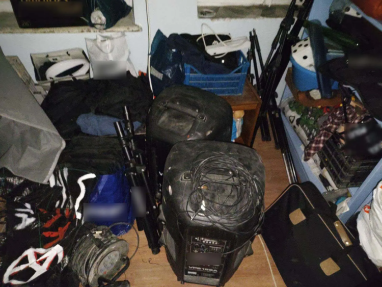 Έφοδος της Αστυνομίας και συλλήψεις στην κατάληψη Libertatia: Εντοπίστηκαν κράνη, κοντάρια και σιδερογροθιά