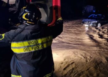 Σφοδρή κακοκαιρία στην Τοσκάνη: Μάχη για να εντοπιστούν ένα μωρό πέντε μηνών και η γιαγιά του