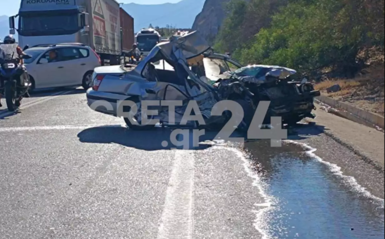 Θανατηφόρο τροχαίο στον ΒΟΑΚ: Νεκρή μία γυναίκα και δύο τραυματίες σε σύγκρουση ΙΧ