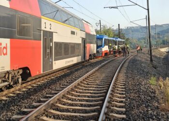 Τσεχία: Τουλάχιστον 35 τραυματίες από σύγκρουση αμαξοστοιχιών στην Πράγα ( Photo – Video )