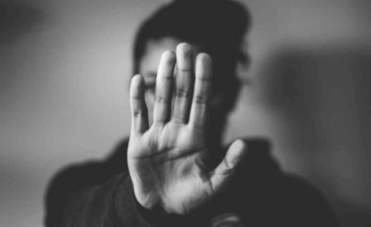 μοντέλο κακοποίηση