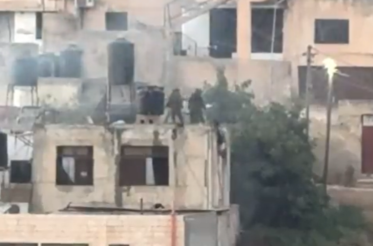 Μέση Ανατολή – ΗΠΑ: «Βαθιά ανησυχητικά» τα βίντεο με Ισραηλινούς στρατιώτες να πετούν από ταράτσες σορούς Παλαιστινίων