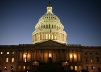 Το Κογκρέσο απέτρεψε το προεκλογικό «shutdown» στις ΗΠΑ