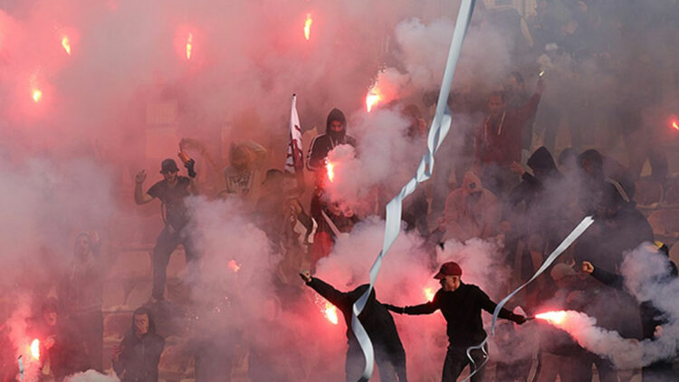 Περιστέρι: Ταυτοποιήθηκαν άτομα για φθορές και ρίψεις καθισμάτων στον αγωνιστικό χώρο στο πλαίσιο ποδοσφαιρικού αγώνα