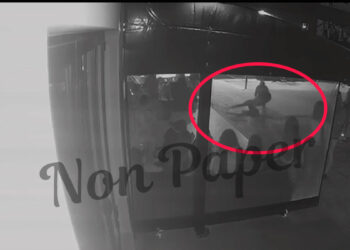 Βίντεο ντοκουμέντο από τον άγριο ξυλοδαρμό της 14χρονης στη Γλυφάδα – Εικόνες σοκ