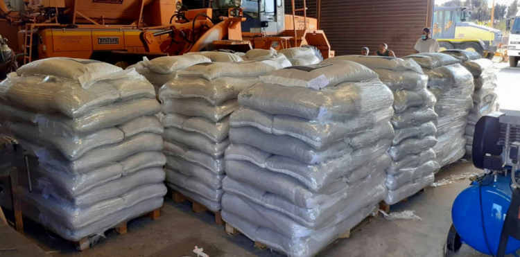 Διανεμήθηκαν 32 τόνοι ζωοτροφών σε πληγέντες κτηνοτρόφους από την φωτιά του Αυγούστου στην Ανατ. Αττική