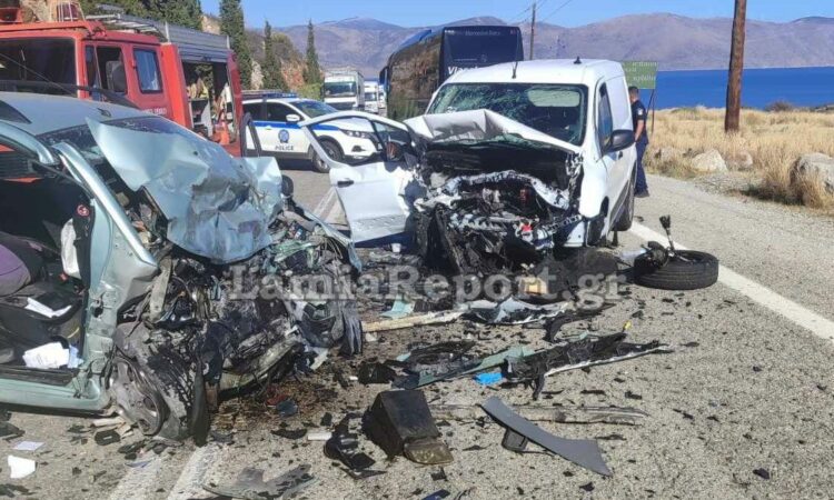 Τραγωδία στη Φωκίδα: Tροχαίο με δύο νεκρούς και δύο τραυματίες