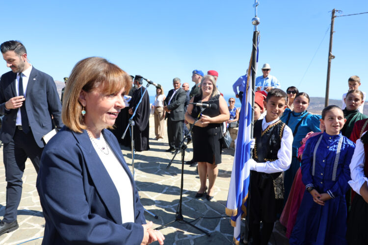 Στην Κάρπαθο η Κατερίνα Σακελλαροπούλου για τις εκδηλώσεις της 80ης επετείου από το Επαναστατικό Απελευθερωτικό Κίνημα