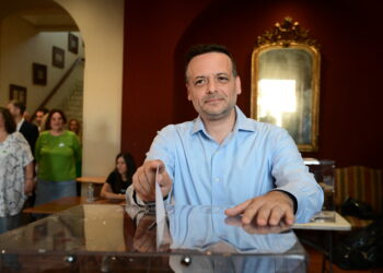 Εκλογές ΠΑΣΟΚ: Ψήφισε ο Χάρης Δούκας – «Ραντεβού με το μέλλον»