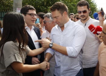 Επίσκεψη Κασσελάκη στο Νέο Ηράκλειο: Εσείς θα είστε ο νέος ΣΥΡΙΖΑ