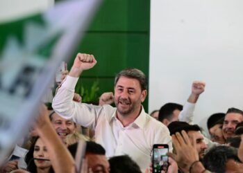 Η καθαρή νίκη και η δύσκολη επόμενη μέρα για τον Νίκο Ανδρουλάκη