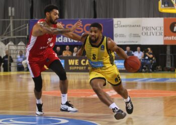 Ο τρομερός Ντε Τζούλιους δεν ήταν αρκετός για τον Άρη