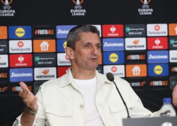 Λουτσέσκου: «Πρέπει να αντιδράσουμε… για να μην πιεστούμε»