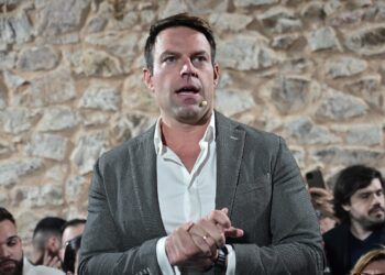 Φίμωση από την πλειοψηφία σε μέλη του ΣΥΡΙΖΑ καταγγέλλει το γραφείο του Στέφανου Κασσελάκη