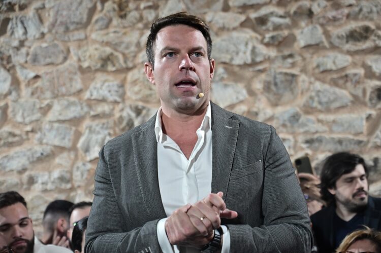 Φίμωση από την πλειοψηφία σε μέλη του ΣΥΡΙΖΑ καταγγέλλει το γραφείο του Στέφανου Κασσελάκη