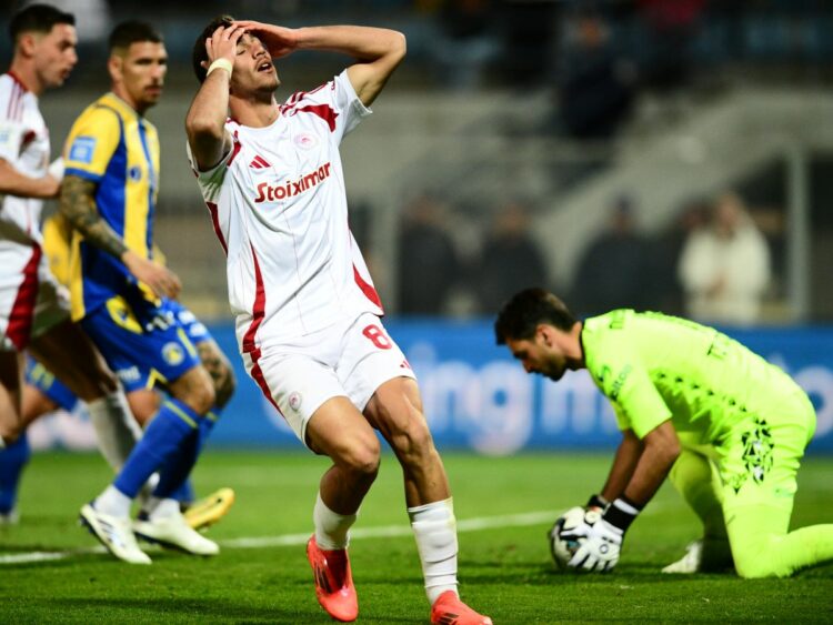 Ο Έλον Μασκ διαψεύδει δημοσίευμα ότι εργαζόταν παράνομα στις ΗΠΑ τη δεκαετία του 1990