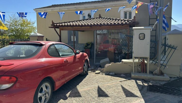 Η Πρόεδρος της Δημοκρατίας στα εγκαίνια έκθεσης στην Αγιορείτικη Εστία (photos)