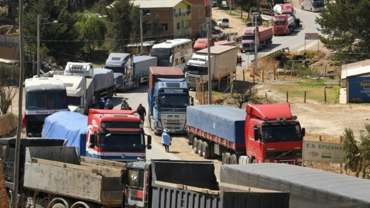 Βολιβία: Οι υποστηρικτές του Μοράλες να σταματήσουν το κλείσιμο των δρόμων ζητά ο πρόεδρος Άρσε