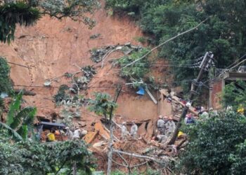 Βραζιλία: Δύο άτομα αγνοούνται μετά από κατολίσθηση που παρέσυρε λιμενική εγκατάσταση