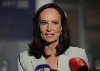 Διαμαντοπούλου: Ο Δούκας να πάρει πίσω το «δεν θα ξαναγίνουμε δεκανίκι της ΝΔ» – Παπανδρέου, Βενιζέλος έσωσαν τη χώρα