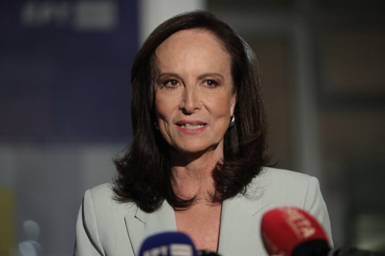 Διαμαντοπούλου: Ο Δούκας να πάρει πίσω το «δεν θα ξαναγίνουμε δεκανίκι της ΝΔ» – Παπανδρέου, Βενιζέλος έσωσαν τη χώρα