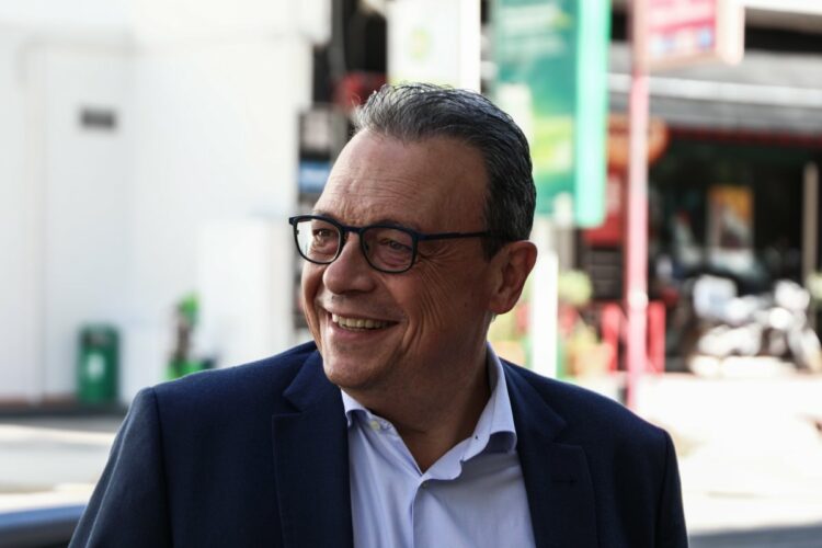 Φάμελλος για ΠΑΣΟΚ: Δεν μπορεί να δώσει τις απαντήσεις που χρειάζεται η κοινωνία, αλλά μπορούμε να συζητήσουμε μαζί του