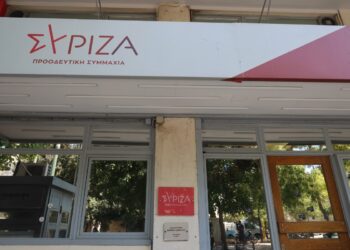 Ο «ξένος δάκτυλος» στην Κουμουνδούρου και το «ξήλωμα» στις αφίσες του Κασσελάκη