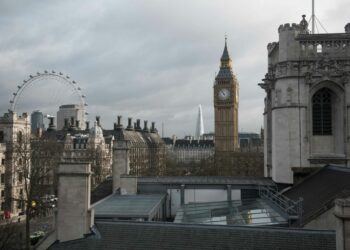 Βρετανία: Διεγράφη βουλευτής των Εργατικών που γρονθοκόπησε πολίτη (video)