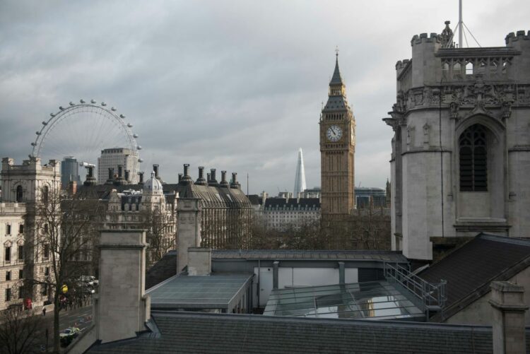 Βρετανία: Διεγράφη βουλευτής των Εργατικών που γρονθοκόπησε πολίτη (video)